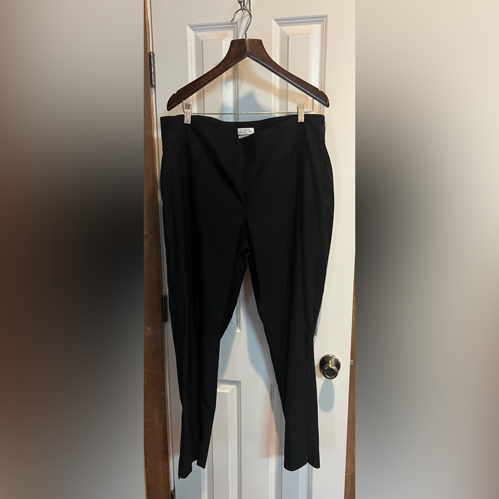 Charter Club 20 Cambridge Slim fit black pants, EUC.